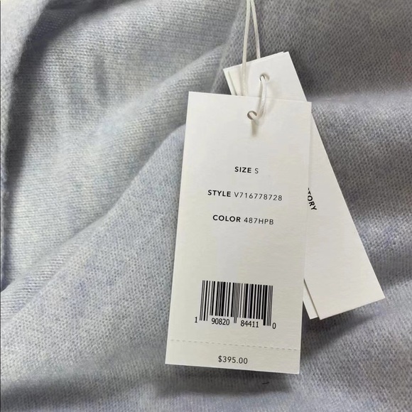 Vince V-Neck Lightweight Boiled Cashmere Sweater - Picture 5 of 5